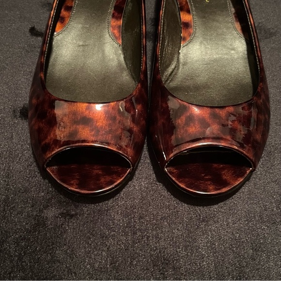 Cole Haan size 5b patent animal print open toe wedge - Picture 8 of 8